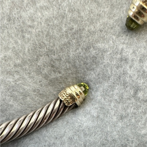 David Yurman 14KYG Sterling Silver and Peridot Cable Bracelet - Picture 2 of 6